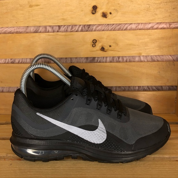 Nike Shoes - Nike Women's Air Max Dynasty 2 Running Shoes